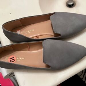 Gray shoes, work shoes, very lite shoes